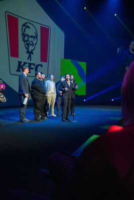 compressed-The-Best-Social-Awards-emielhornman.photo-320.jpg