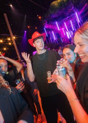 compressed-The-Best-Social-Awards-emielhornman.photo-550.jpg