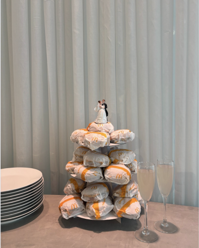 ACE x McDonald’s – De McWedding Cake