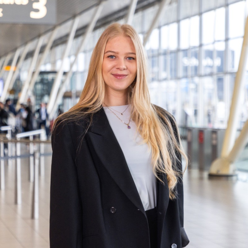 LISANNE DAMSMA (SCHIPHOL)